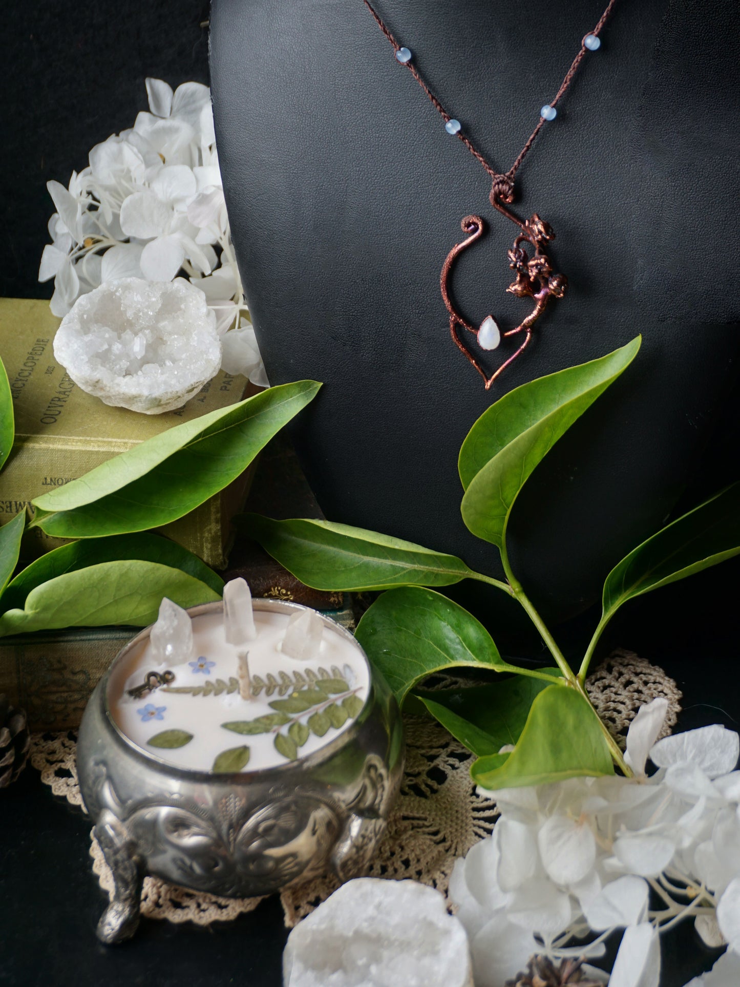 "Fleurs des Muses" BOXES Isílmë Art collaboration