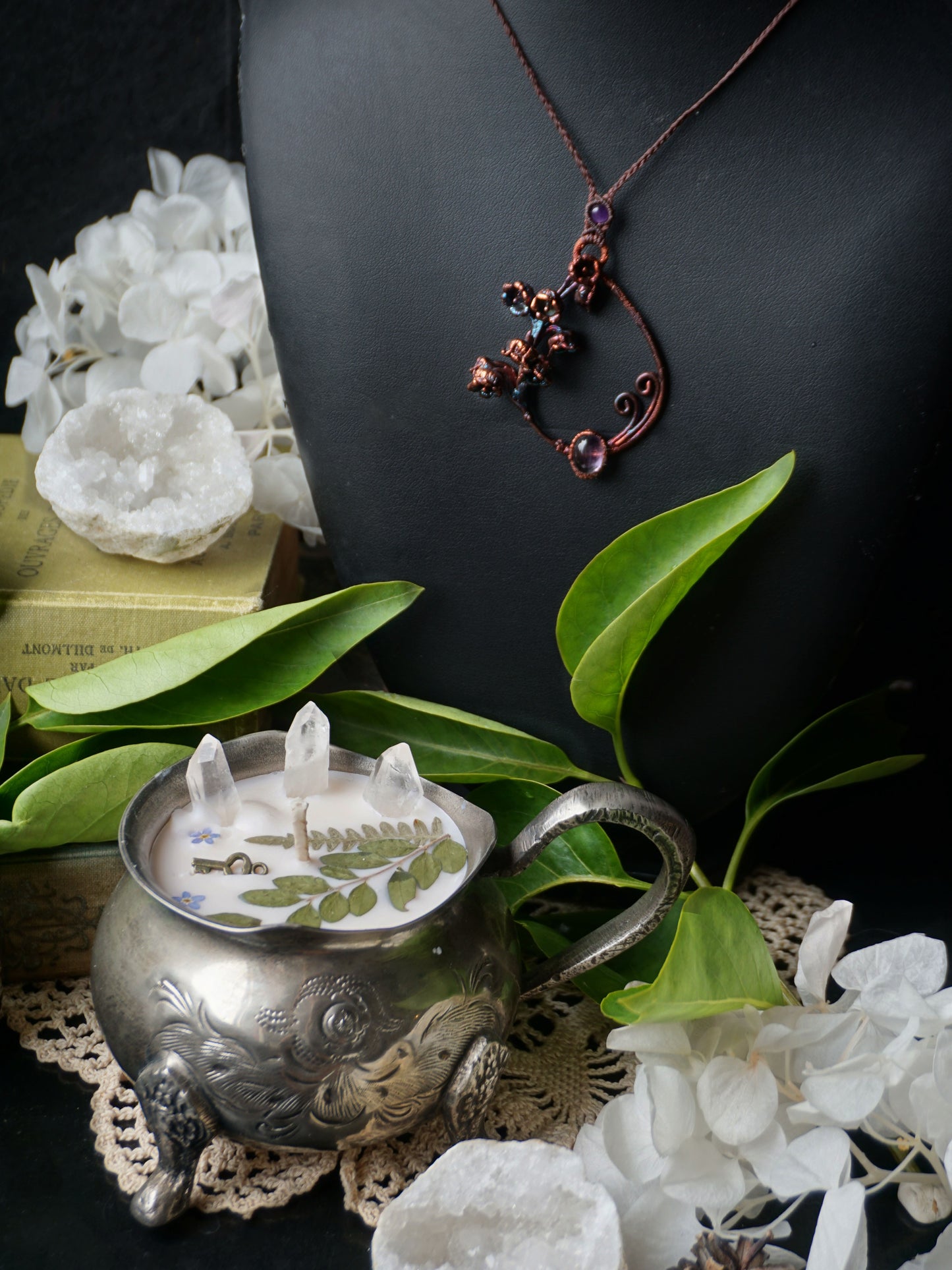 "Fleurs des Muses" BOXES Isílmë Art collaboration