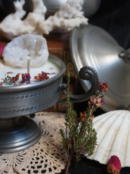 "The Nereids' Lair": Old Rose, Amber, Pear, Vanilla