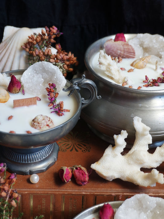 "L'Antre aux Néréides" : Rose ancienne, Ambre, Poire, Vanille